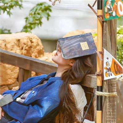 赤裸女羔羊 封面